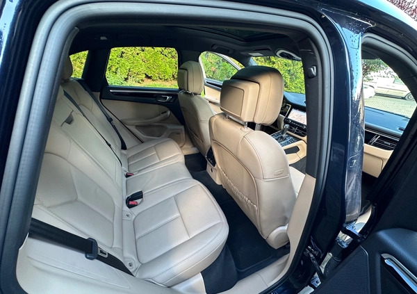 Porsche Macan cena 245500 przebieg: 21500, rok produkcji 2019 z Kraków małe 121